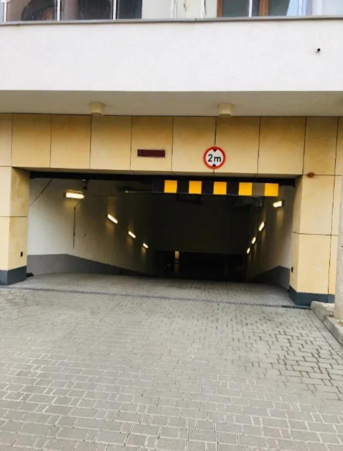 3 Rooms Aircon Apartment With Free Parking, Balcony Walking Distance Old Town Краков Экстерьер фото