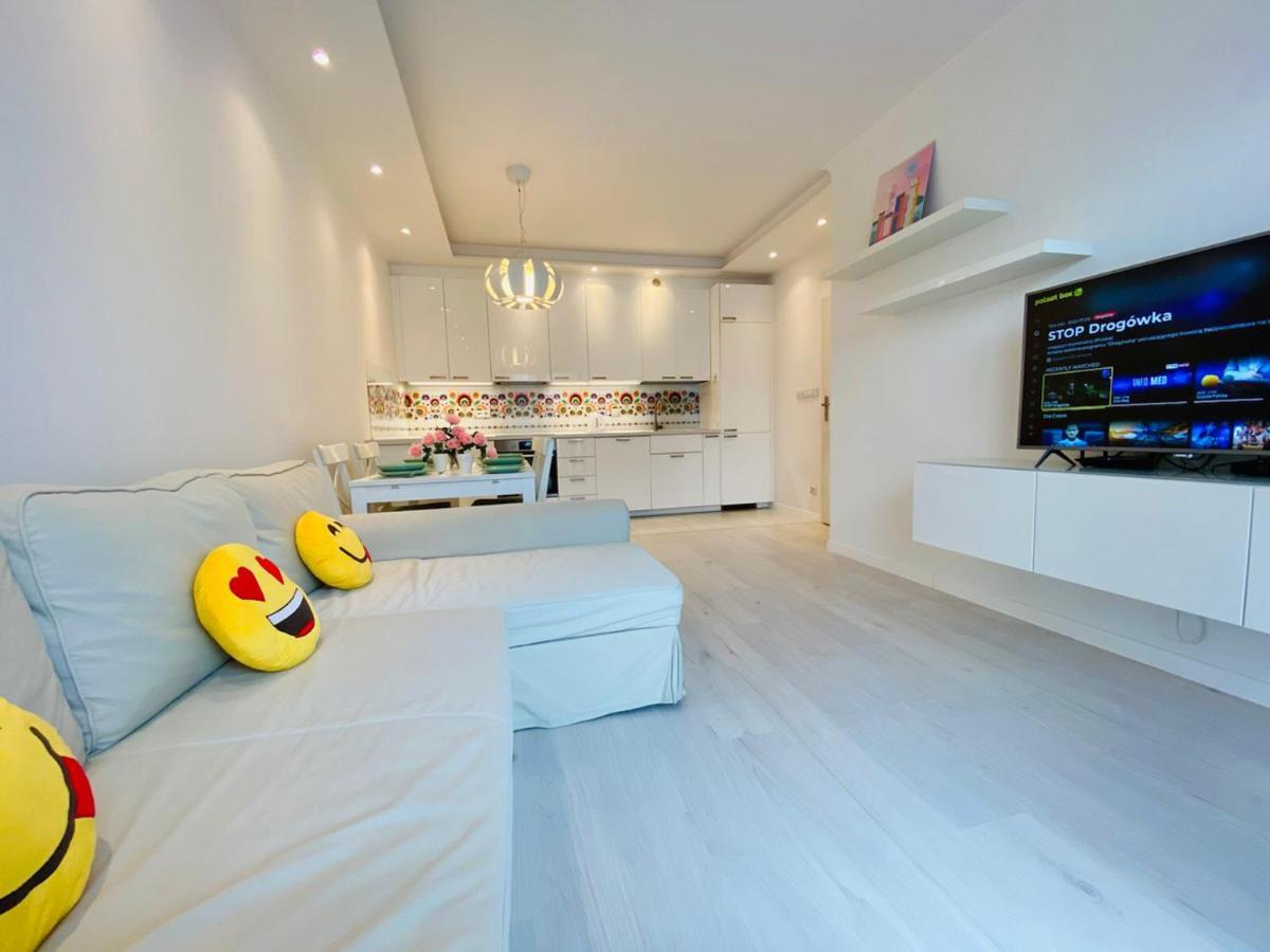 3 Rooms Aircon Apartment With Free Parking, Balcony Walking Distance Old Town Краков Экстерьер фото